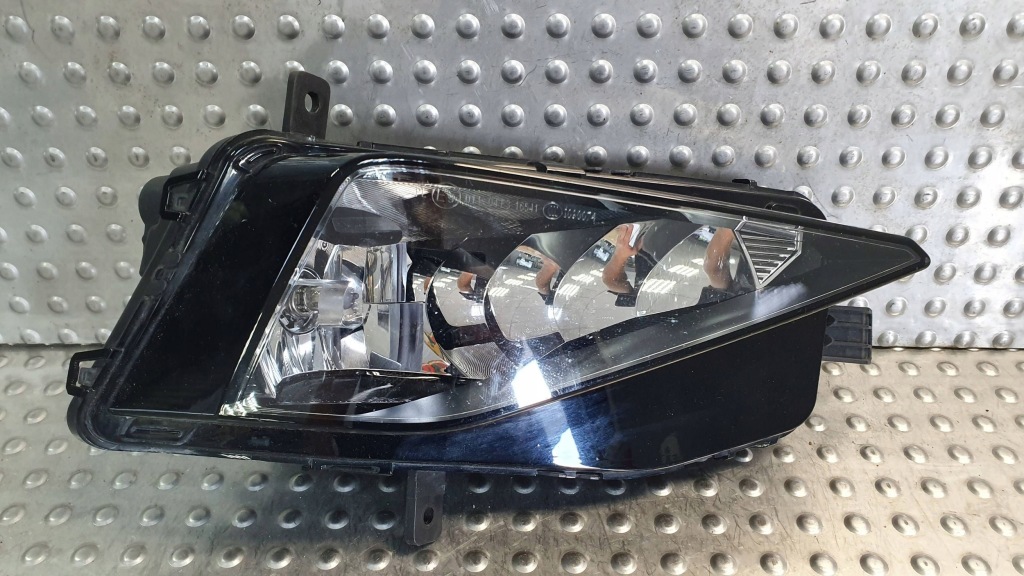 Купить Противотуманная фара правый vw sportsvan рестайлинг  18- 510941662e