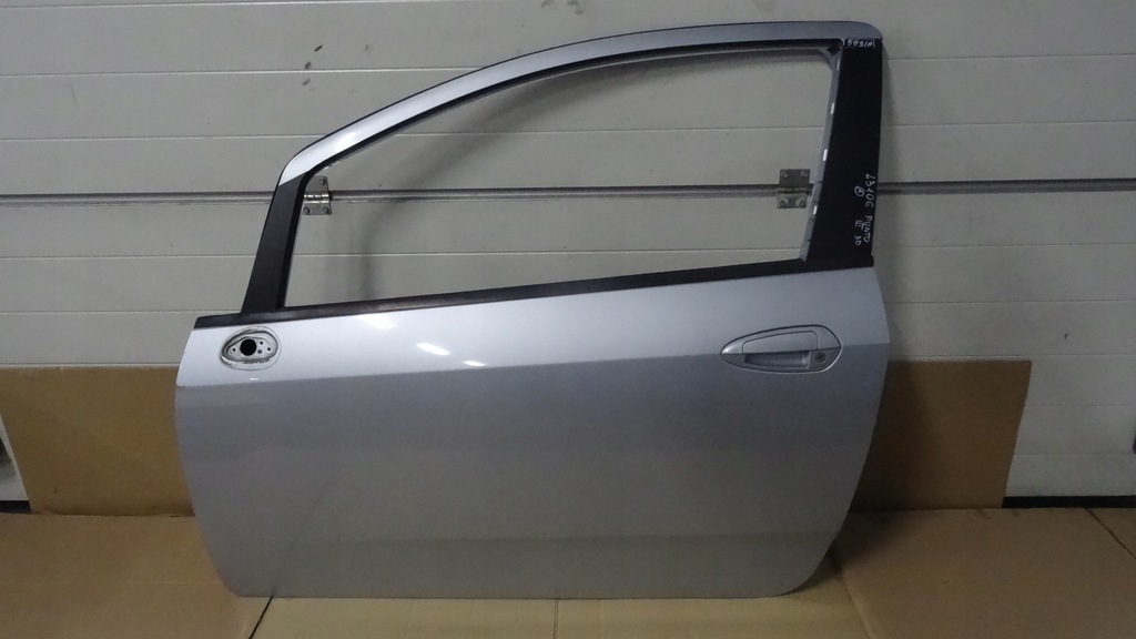 фото №1, Punto 3 iii 3d дверь левый перед 589a