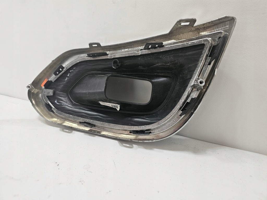 фото №9, Renault оригинальный номер 261a30096r решётка бампера