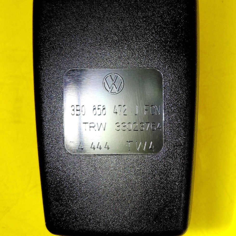 Кліпса поперечина безпеки правий перед skoda superb b5 3u 3b08584 nr1531 Недорого