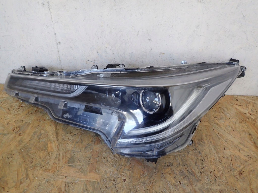 фото №1, Лампа левая full led toyota corolla e21 hb gr sport