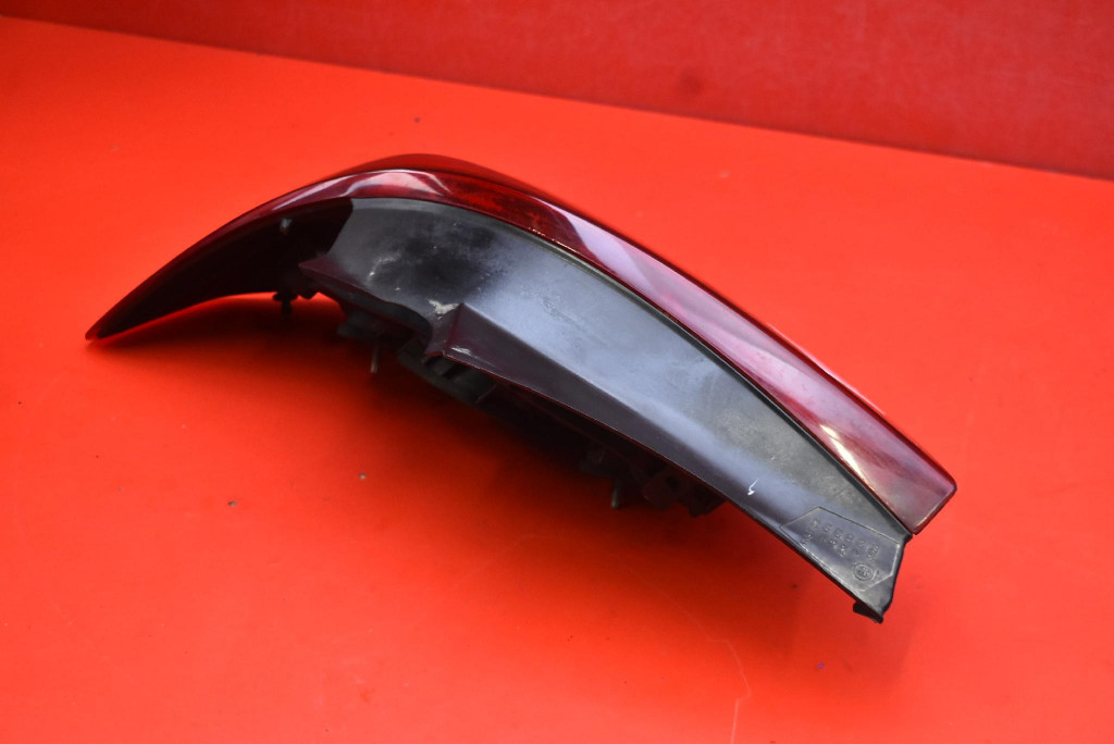 Лампа правая задний  задняя 13242812 opel corsa d 3d hb рестайлинг  10-20 Недорого