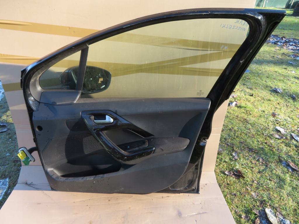 фото №13, Peugeot 208 i 5d дверь перед правое ktv