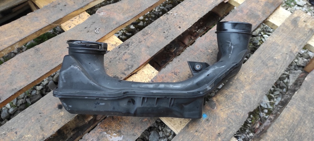 фото №2, Шланг труба воздухозаборник воздуха volvo v40 ii 31370135