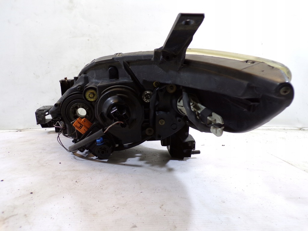 фото №11, Лампа передняя перед левая + правая mazda 5 k europa лампы mazda 5 описание