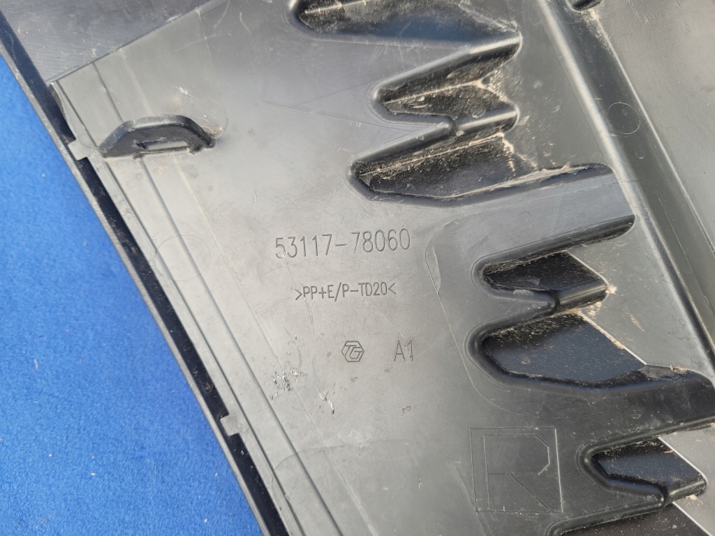 фото №14, Lexus nx nx350h nx450h+ f-sport 21- 2021- решітка права бампера перед