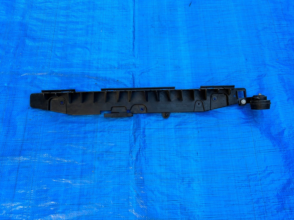 фото №1, Peugeot 308 iii t10 хэтчбек направляющая бампера задний