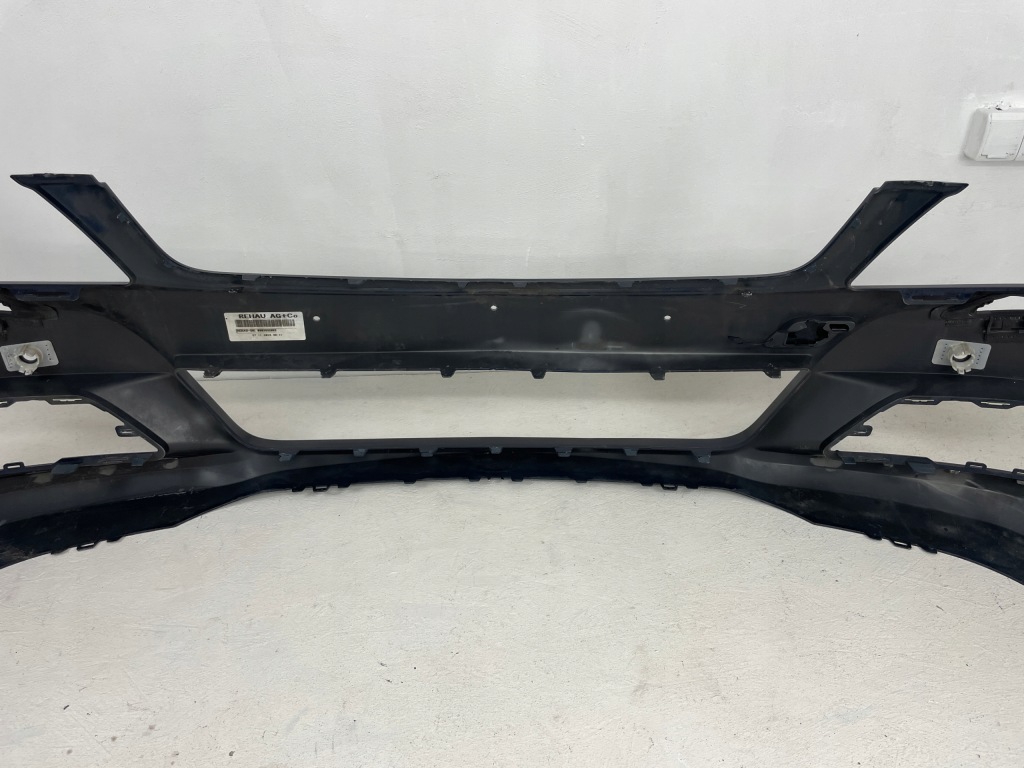 Бампер перед mercedes w204 рестайлинг  c-klasa Цена