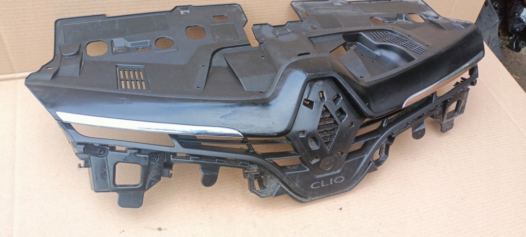 Решітка радіатора підсилювач бампера renault clio iv 4 12-15r. 622563184r Ціна