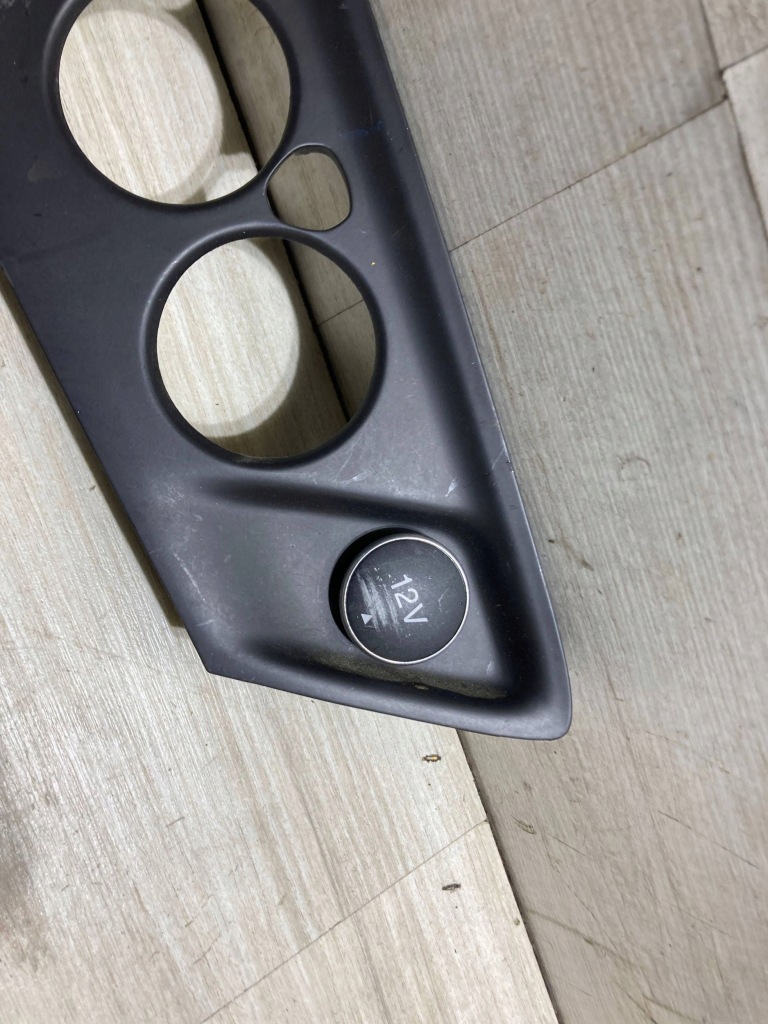 фото №2, Ford transit custom 2017 рамка разъём 12v,