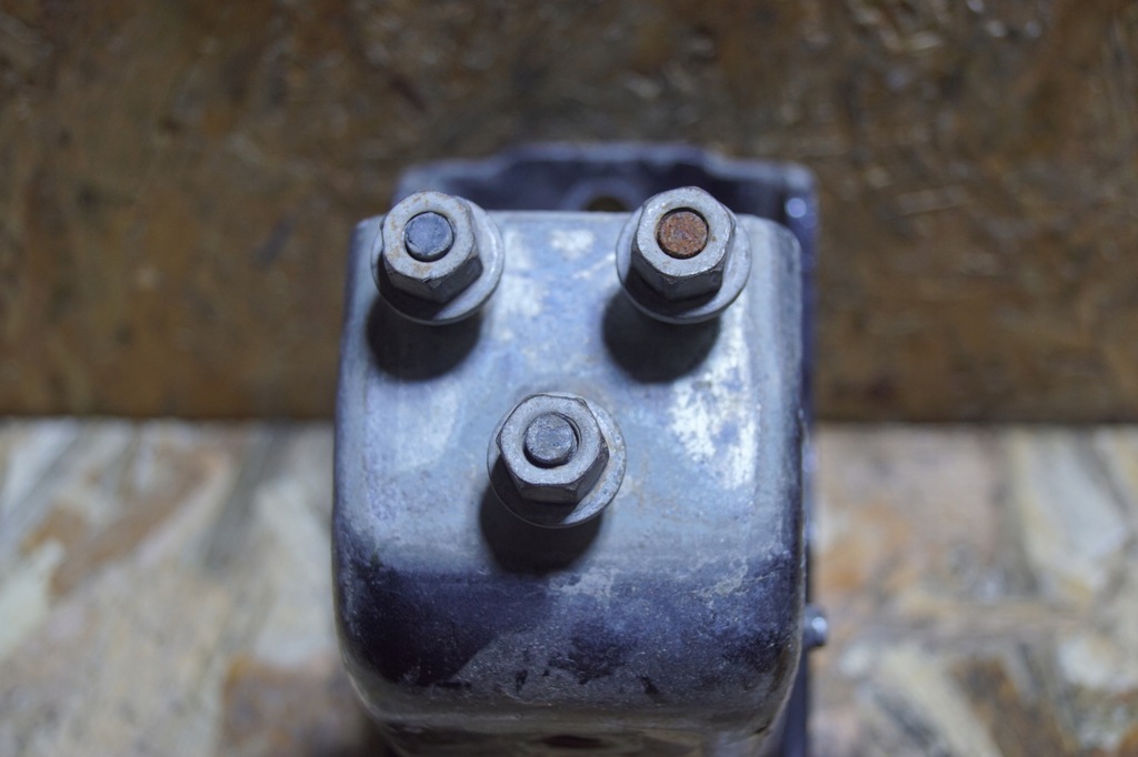 фото №8, Петля капот правий hummer h2