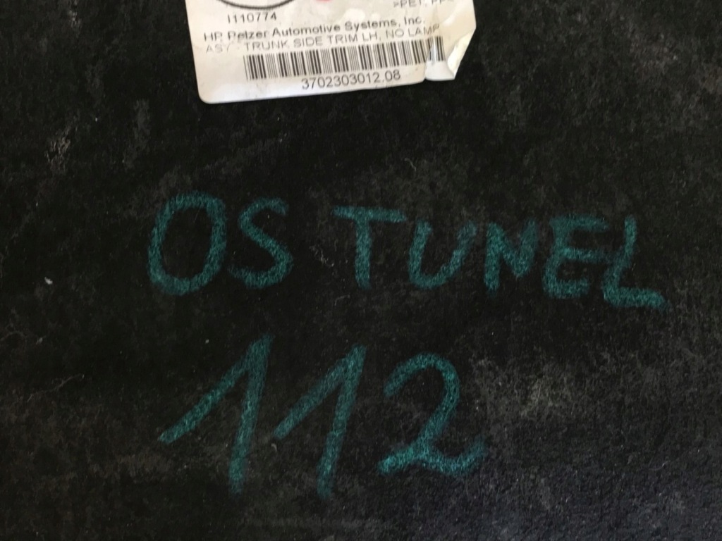 Купить Обшивка обивка багажника левая tesla model s