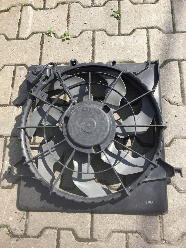 фото №1, Hyundai i30 7-12 1.6crdi вентилятор радиатор 2009r