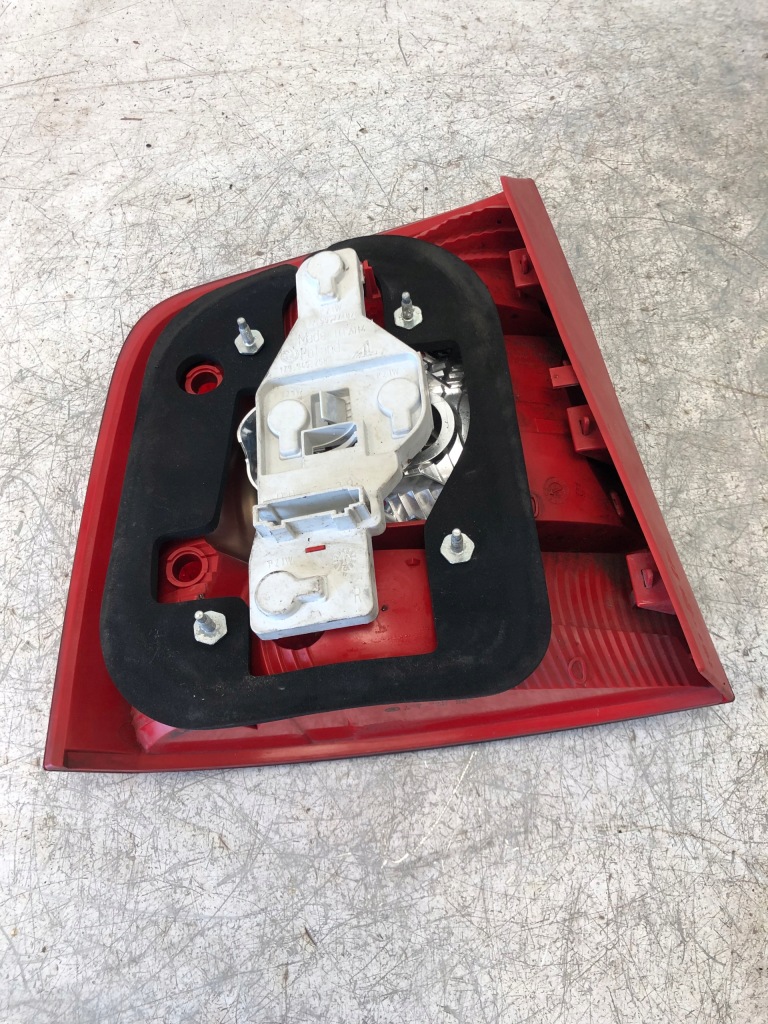 фото №5, Лампа правый задняя skoda octavia ii kombi 1z9945096