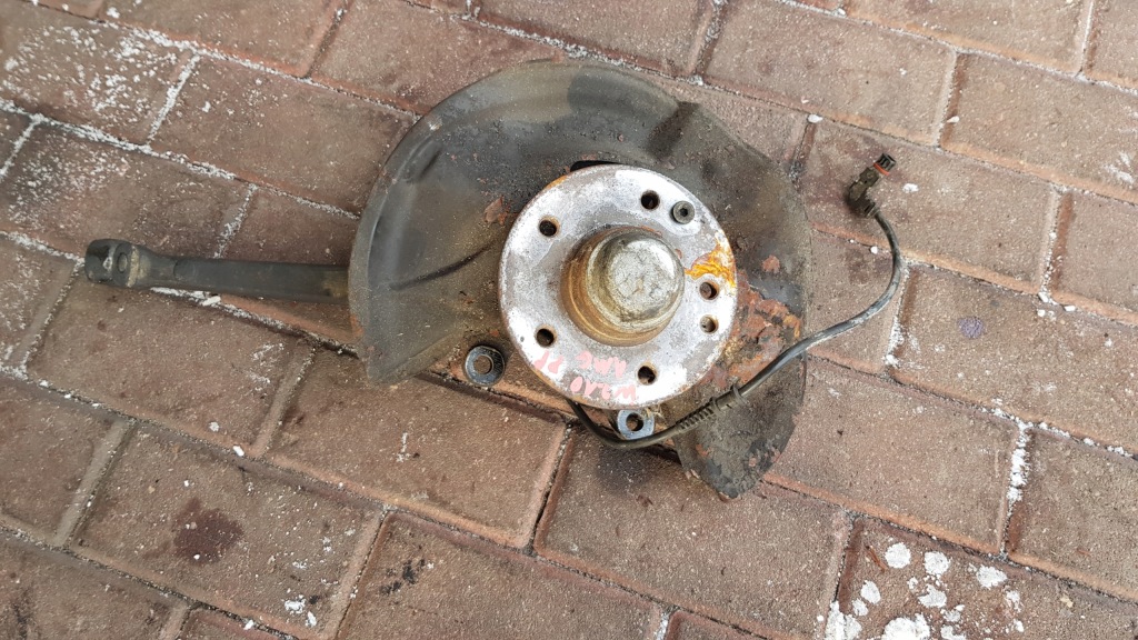 Купить Поворотный кулак ступица передняя левая mercedes w210 amg