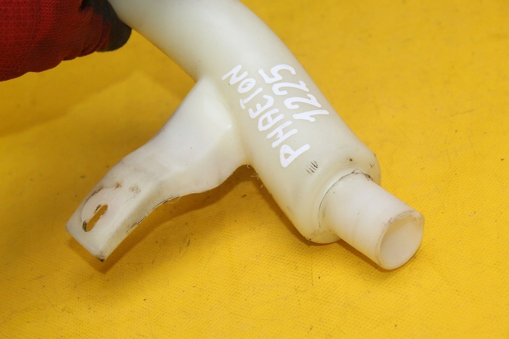 фото №6, Заливная горловина горловина бачок омывателя vw phaeton 3d0955463e