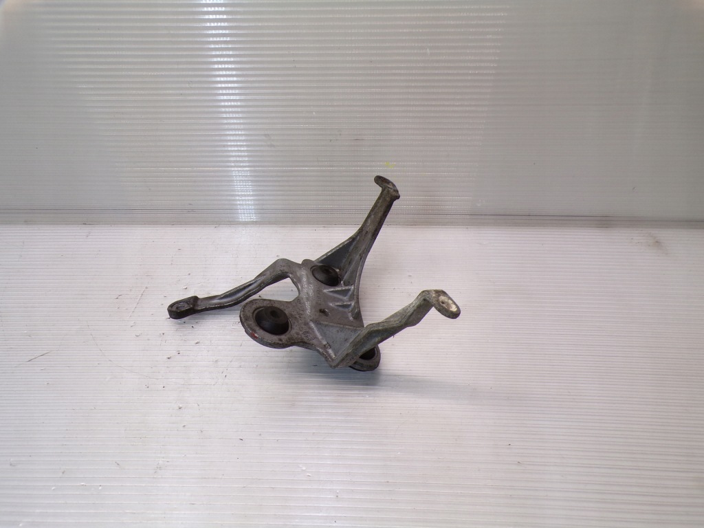 фото №1, Кронштейн кронштейн насоса abs mercedes slk r 172 1724300410