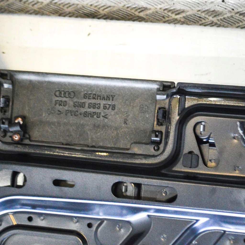 фото №9, Audi a4 s4 b6 8e 8h 2002 задняя крышка багажника багажника