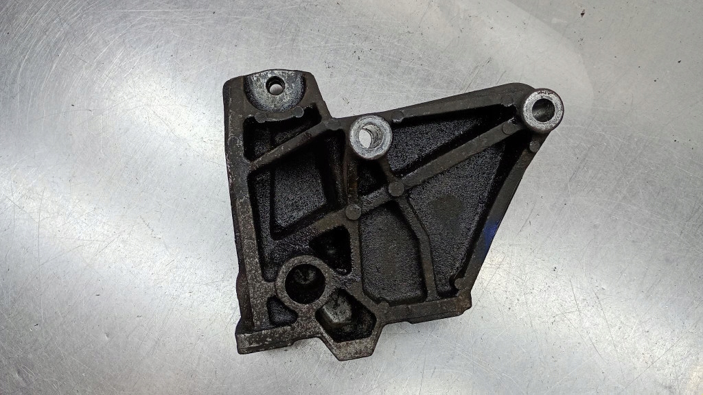 Кронштейн коробки передач seat leon toledo ii 1.8b Недорого