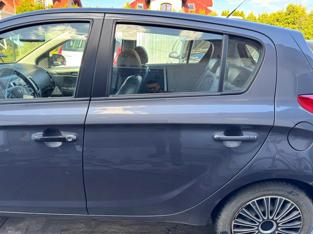 фото №1, Дверь левая задние задняя hyundai i20 i 08- 5 дверь лак: 2e 90um