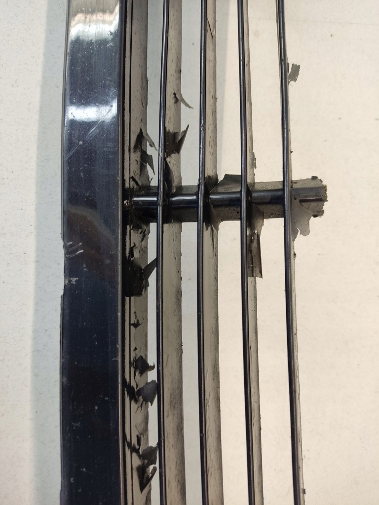 Bmw 3 e36 1997 нижняя решётка бампера передний 81655145 Оригинал