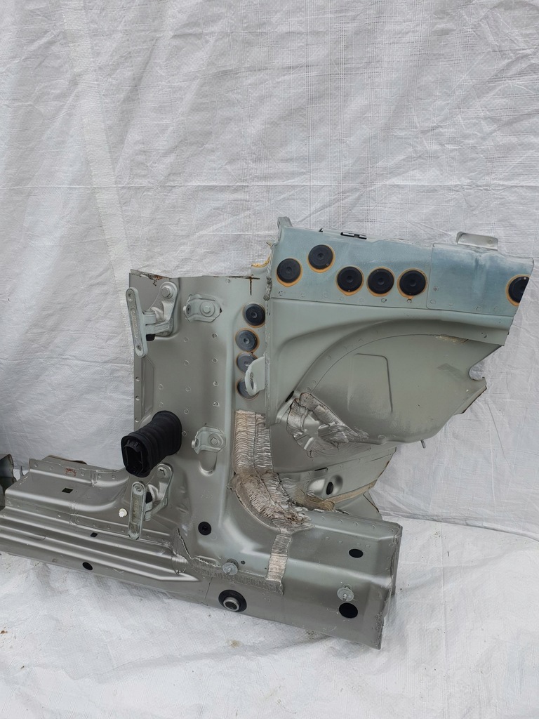 фото №7, Mercedes sl w230 r230 01-08 блок двигателя порог bok кронштейн дверь перед