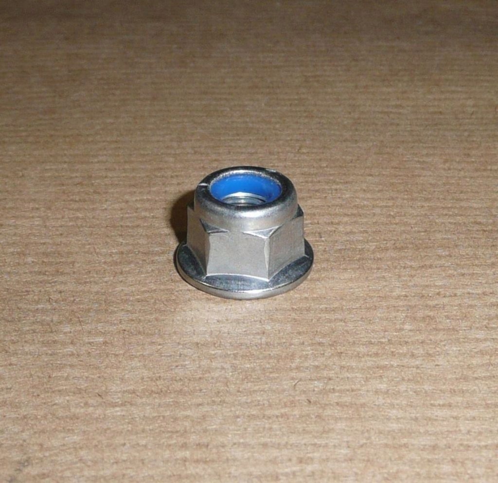 фото №1, Гайка колонки поворот. master iii 7703034252