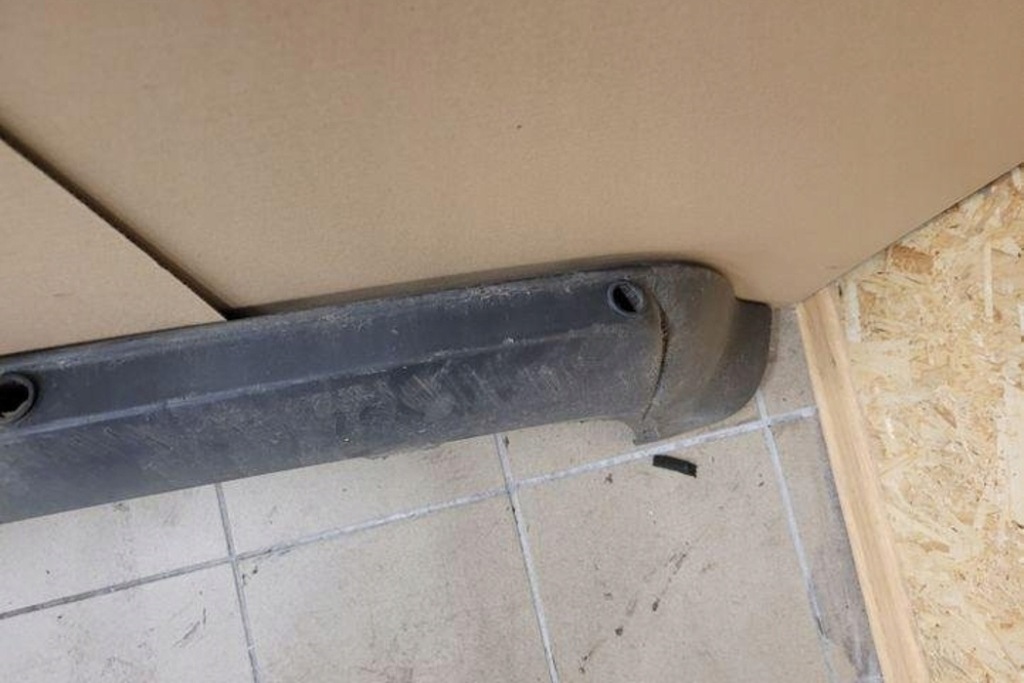 Нижняя накладка бампера ford focus c-max 5216444020 1.6l дизель 80kw 2005 в Украине