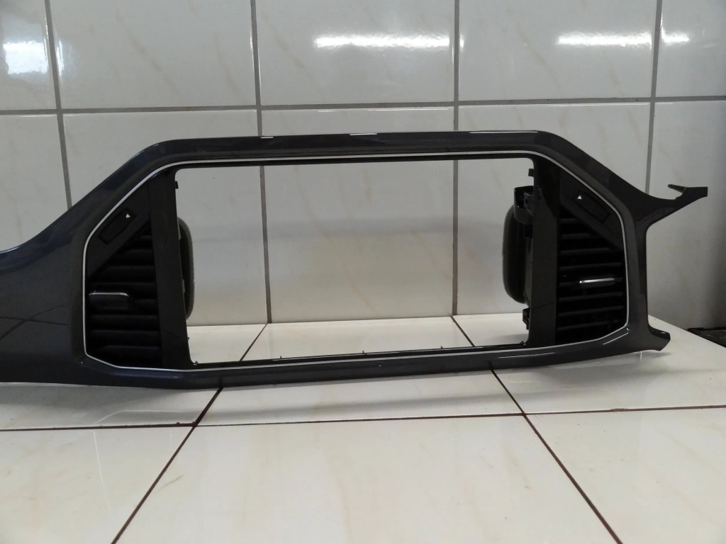 фото №3, Vw t-roc 2021 накладка панели консоли 2ga858079