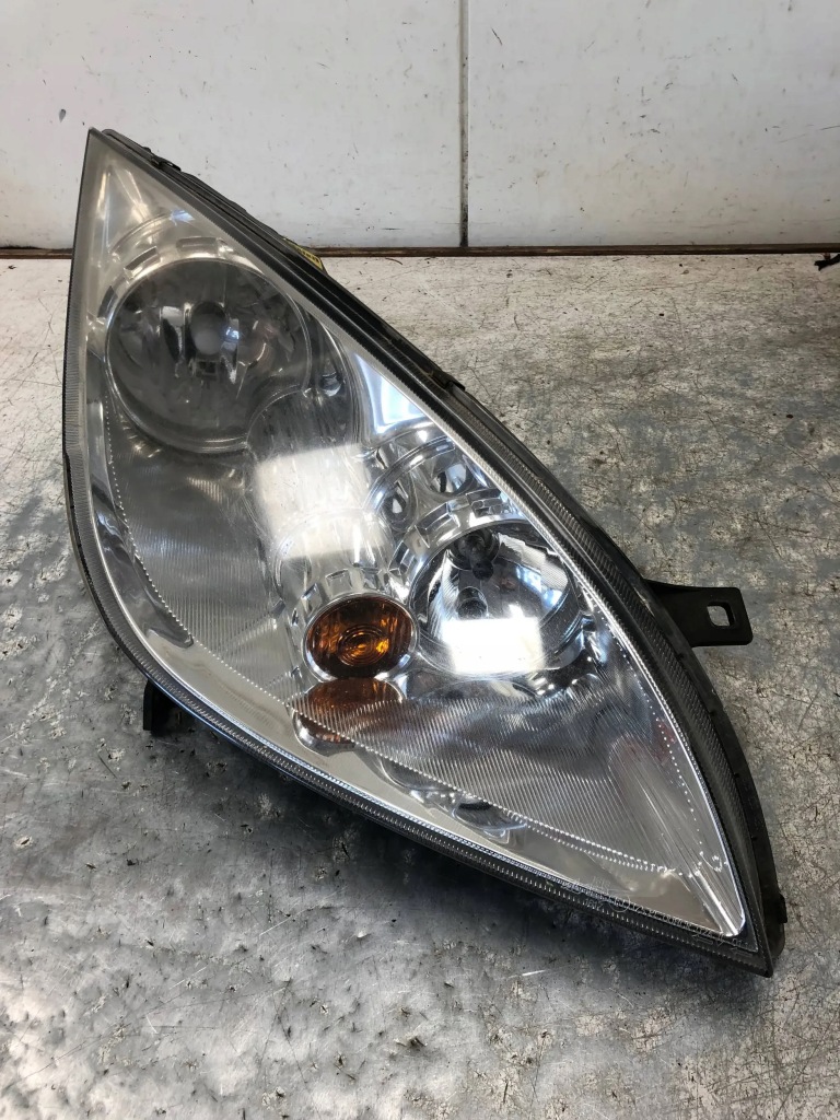 фото №1, Лампа правый перед mitsubishi colt vi cabrio mr957354