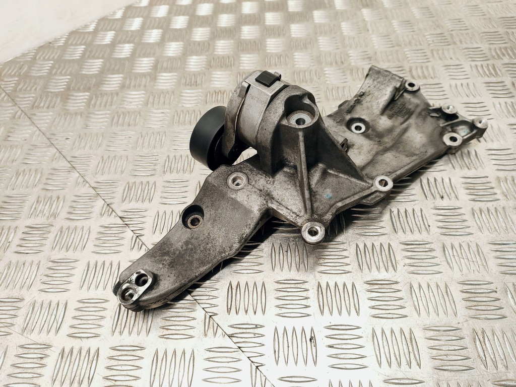 фото №3, Ford s-max 2017 кронштейн генератора