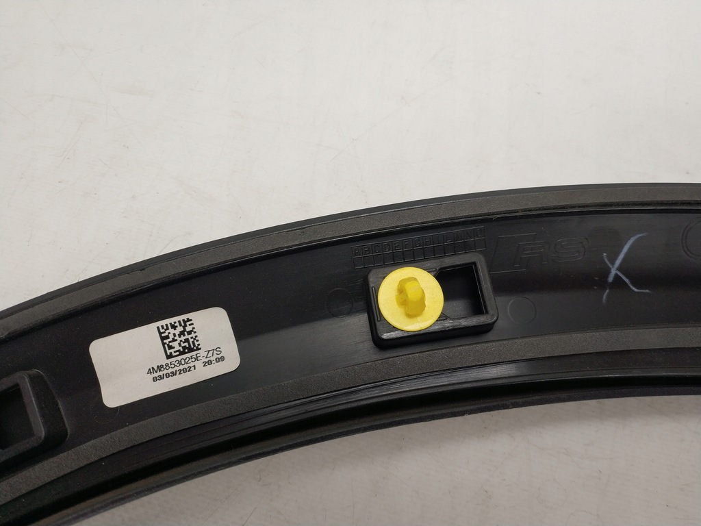 фото №6, Audi rsq8 s-line q8 4m8 молдинг крыла перед передняя левая 4m8853717e