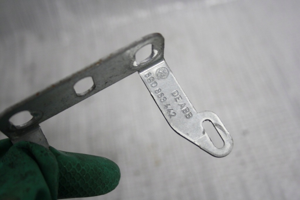 фото №4, Vw polo 9n кронштейн кронштейн консоли 6q0863442