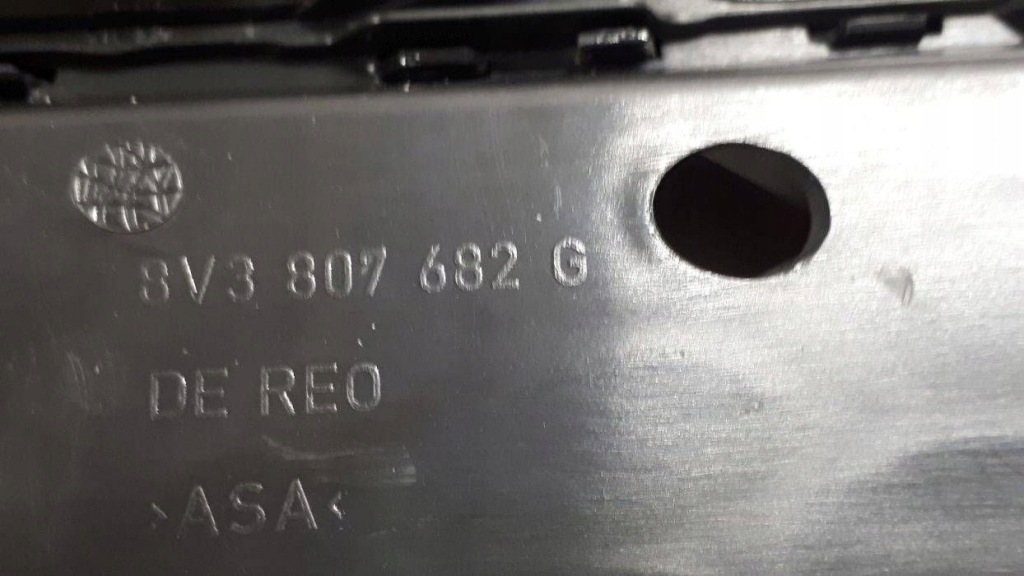 Audi a3 s-line 2013-2016 рестайлинг  решётка бампера правая перед 8v3807682g Киев