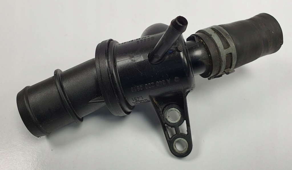 фото №1, Корпус термостата mercedes w169 cdi a6402000515