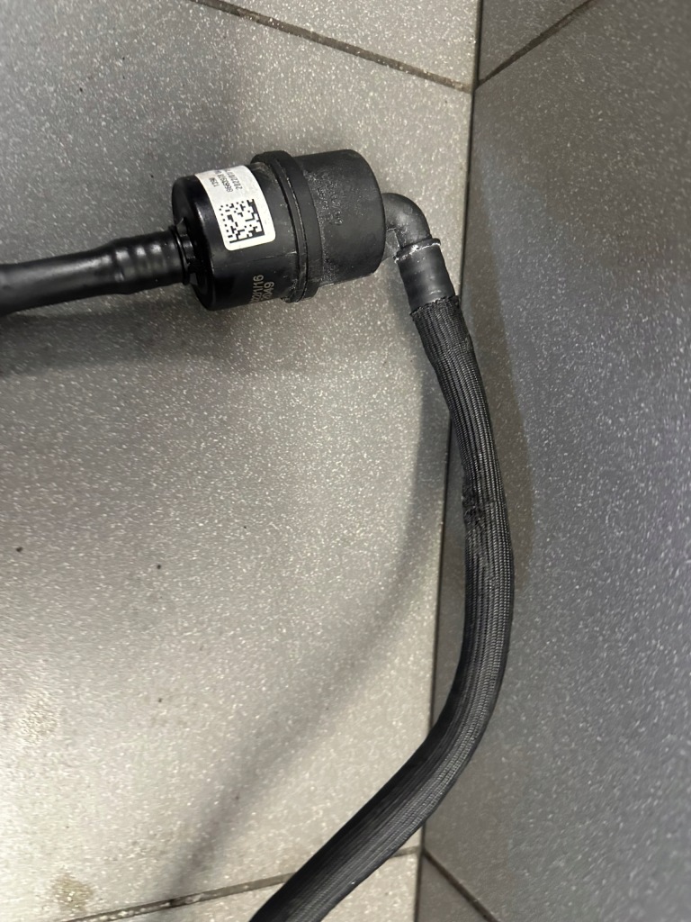 фото №8, Шланг вентиляційний клапан bmw 3 318i g20 b48b20a 8663978 46tyś km