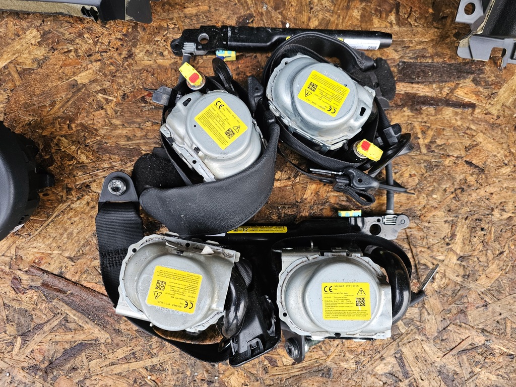 фото №3, Alfa romeo stelvio приборная панель консоль ремни подушка безопасности