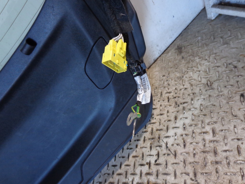 Peugeot 308 t9 кришка багажника багажника код лакофарбового покриття : kcac Ціна