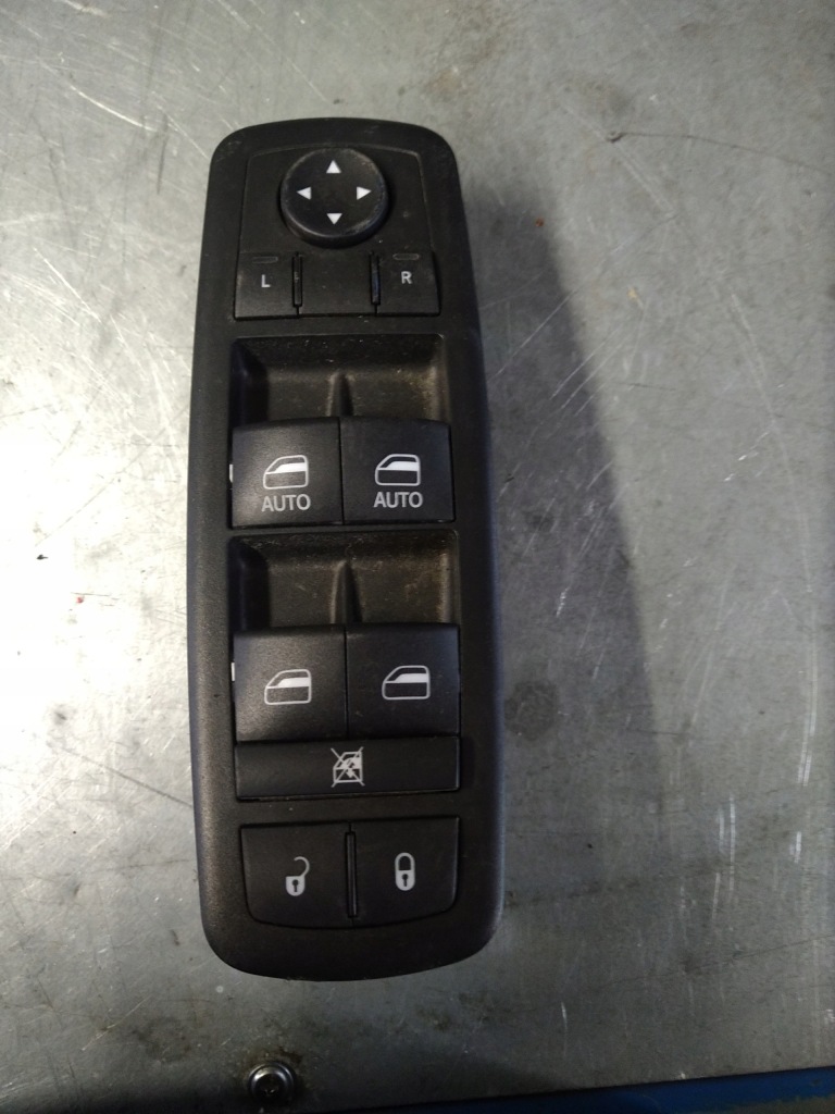 Купить Pacifica 2016-2020r переключатель модуль окон