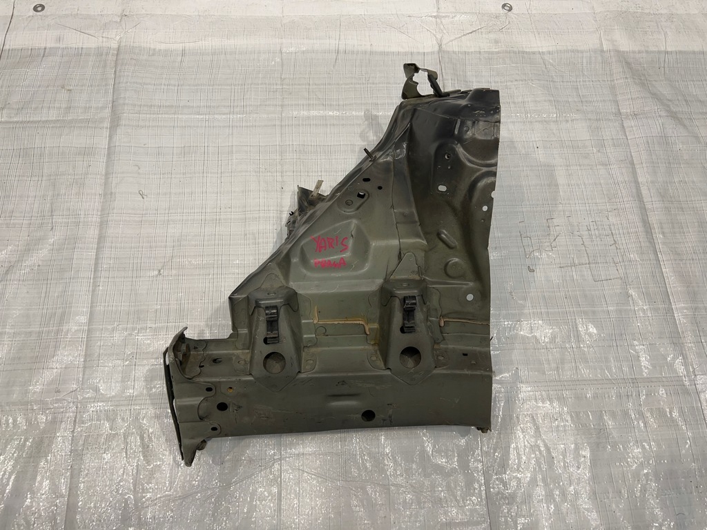 фото №1, Toyota yaris iii лонжерон правая