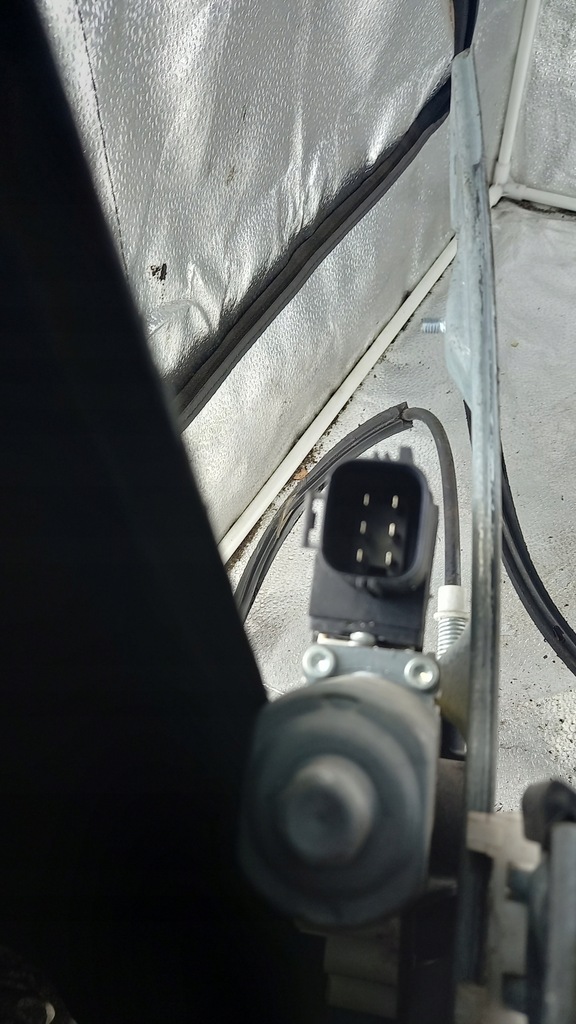 фото №4, Підйомник скло перед лівий mitsubishi colt vi 3d