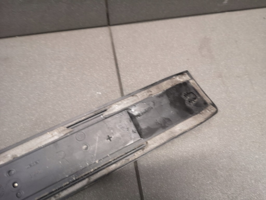 фото №9, Молдинг порог правый перед audi a4 b7 8e0853374n