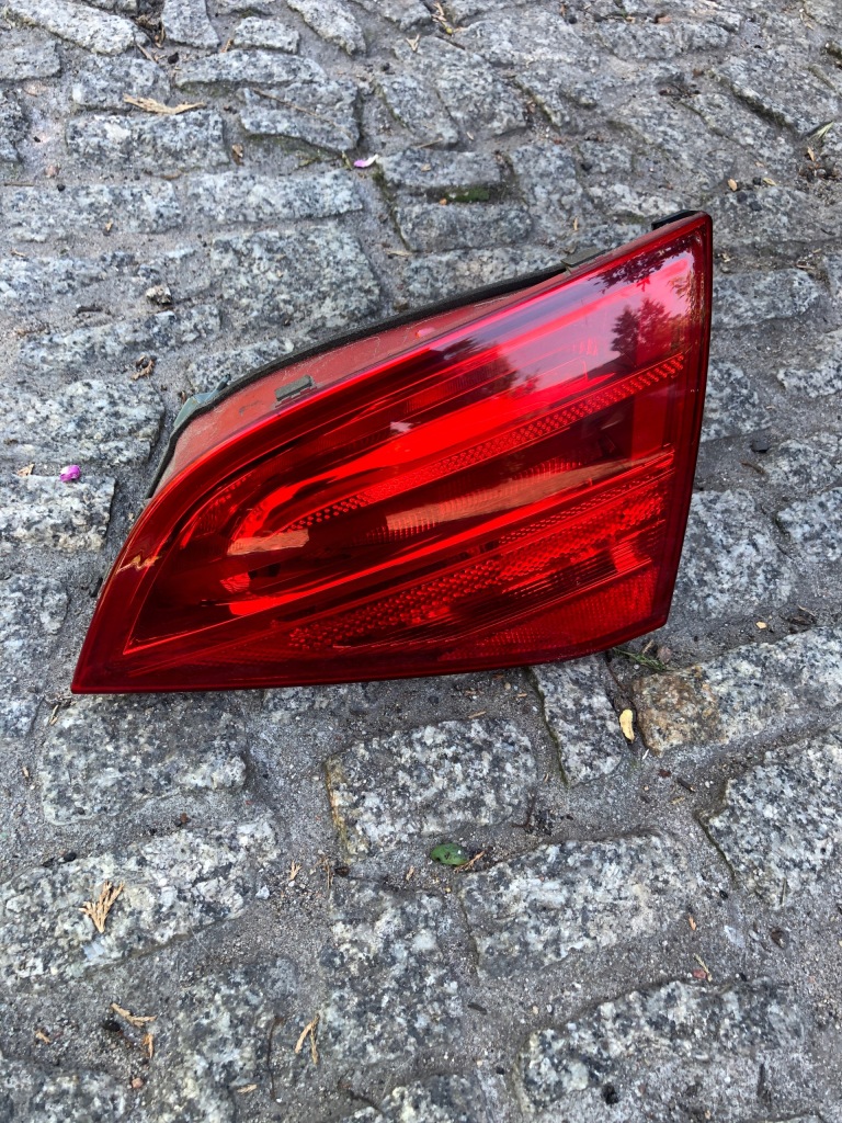 фото №1, Audi a4 b8 kombi лампа правая задняя w крышка