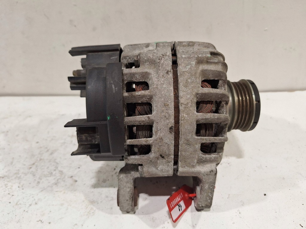 фото №1, Генератор 231007582r renault sandero ii lift 1.0 sce 16-