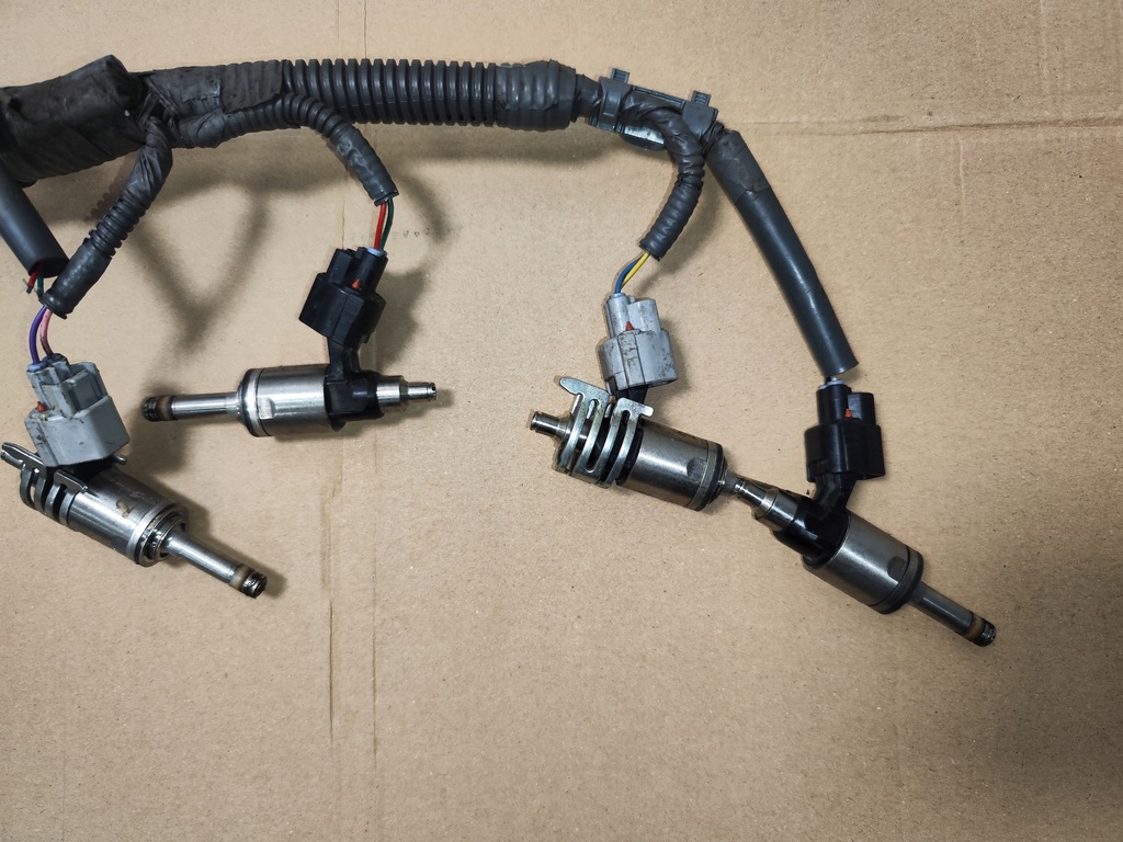 фото №1, Форсунка lexus 2.0 b rx nx is 200t 23250-36030