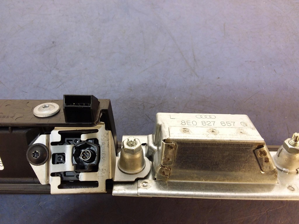 фото №3, Audi a8 d4 bledna молдинг крышки задняя камера led