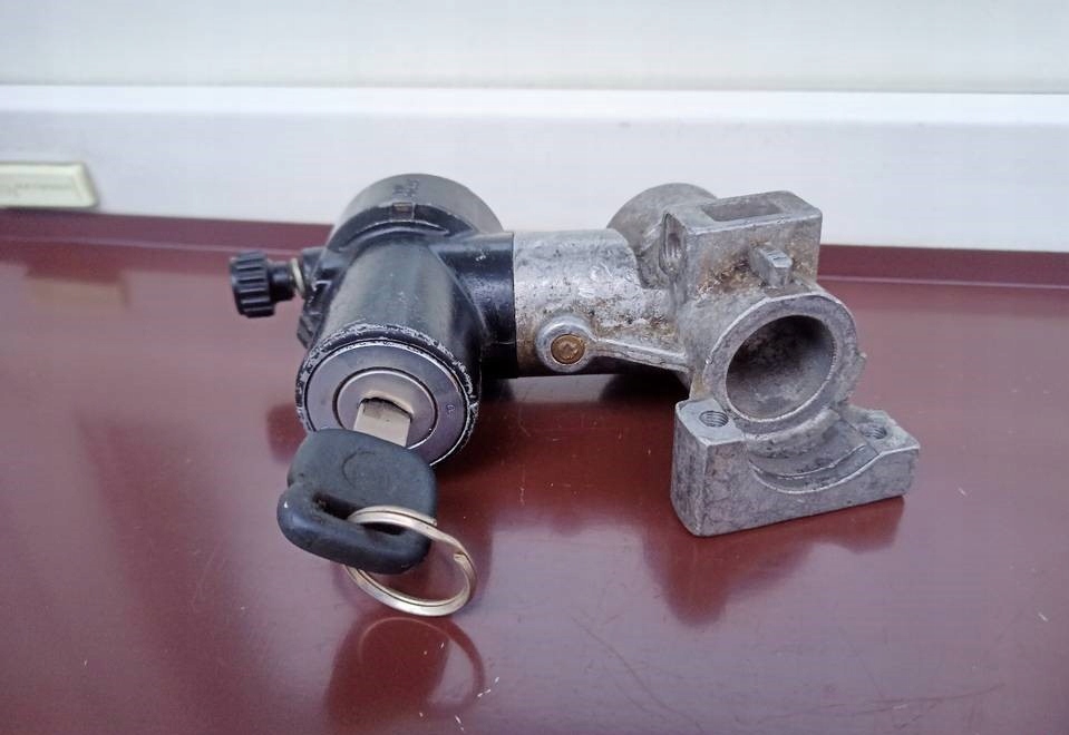 фото №1, Wartburg 353 замок зажигания ключ оригинал
