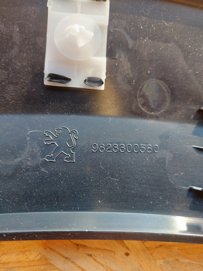 фото №11, Молдинг накладка крыла заднего lewego задняя peugeot e-208 gt 9823300580