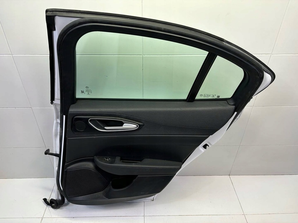 фото №9, Двері задня права сторона alfa romeo giulia 952 2017