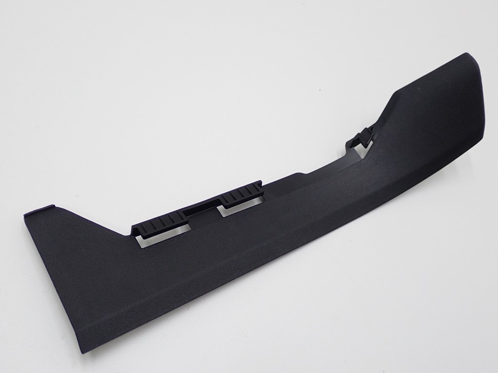 фото №1, Молдинг защита стойка правый перед porsche taycan 21